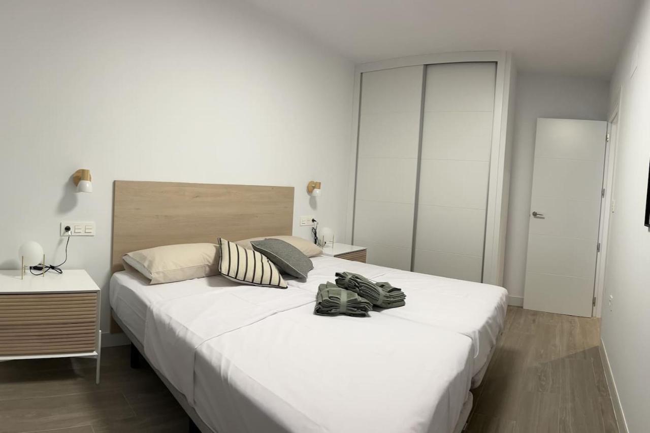 Apartamentos Breton 17 Suite Familiar 알리칸테 외부 사진