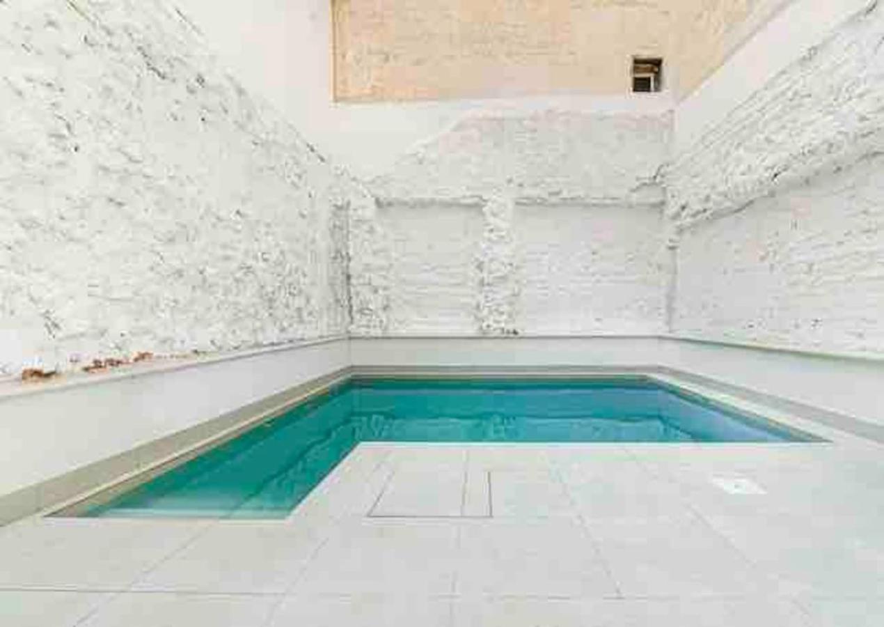Apartamentos Breton 17 Suite Familiar 알리칸테 외부 사진
